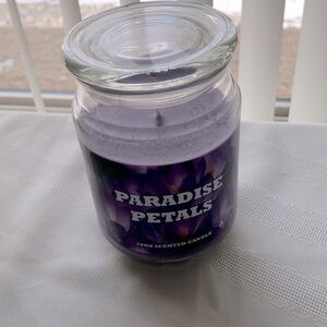 New, Candle, scent is Paradise Petals, 18oz